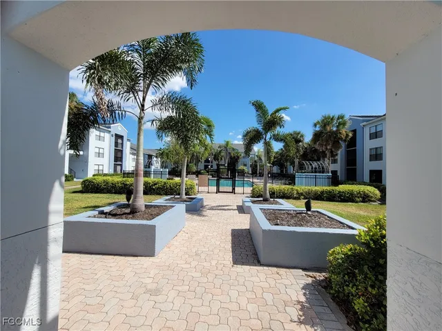 $1,400 | 13625 Eagle Ridge Drive, Unit 318, Fort Myers, FL 33912