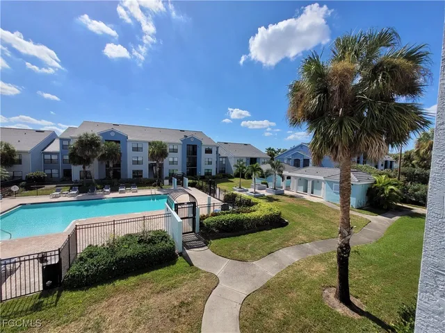 $1,400 | 13625 Eagle Ridge Drive, Unit 318, Fort Myers, FL 33912