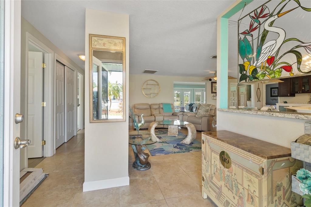 198 Salem Avenue Northwest Port Charlotte, FL 33952 - Photo 3 of 51