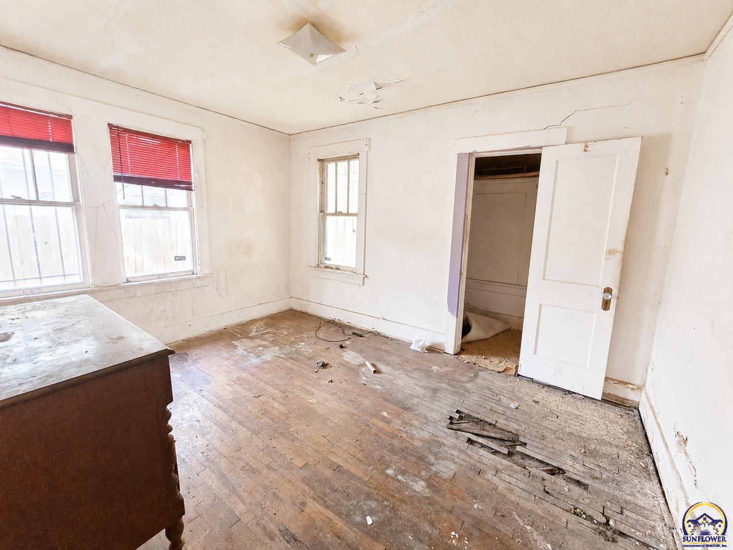 711 Southeast Lawrence Street Topeka, KS 66607 - Photo 7 of 12