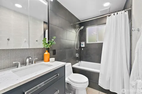 $1,495,000 | 3439 24th Avenue West, Seattle, WA 98199