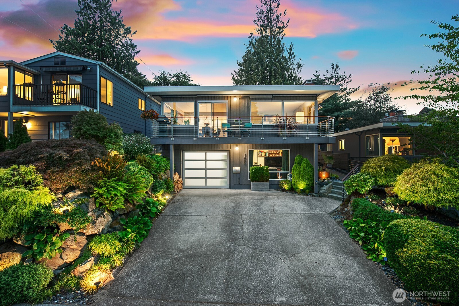 3439 24th Avenue West Seattle, WA 98199 - Photo 27 of 37