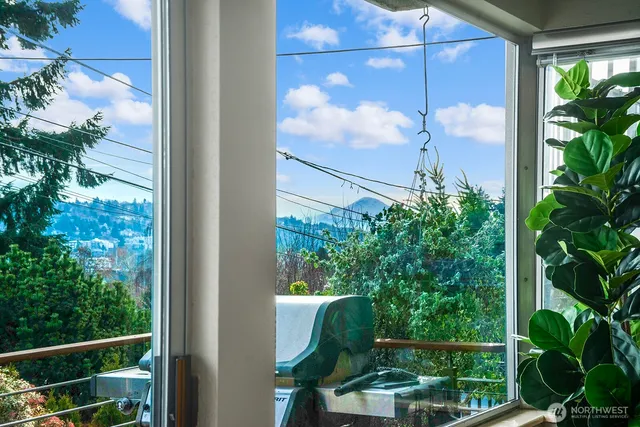 $1,495,000 | 3439 24th Avenue West, Seattle, WA 98199