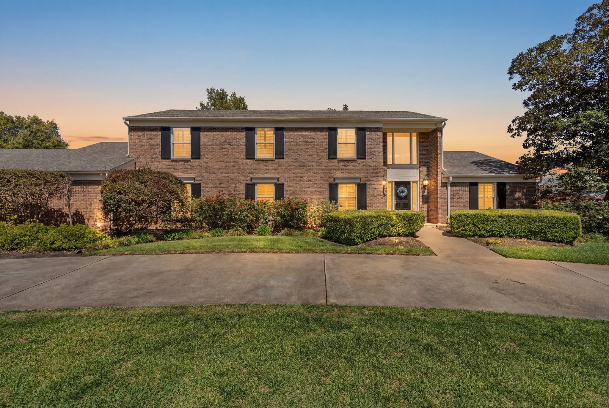 905 Sunny Lane Wharton, TX 77488 - Photo 4 of 50 a front view of a house with a yard and outdoor seating