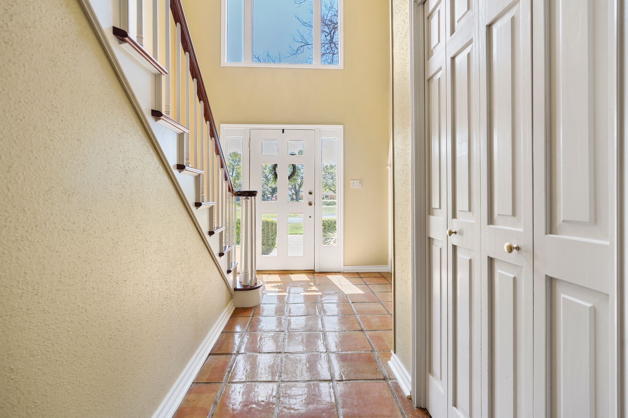 905 Sunny Lane Wharton, TX 77488 - Photo 8 of 50 a view of an entryway with staircase