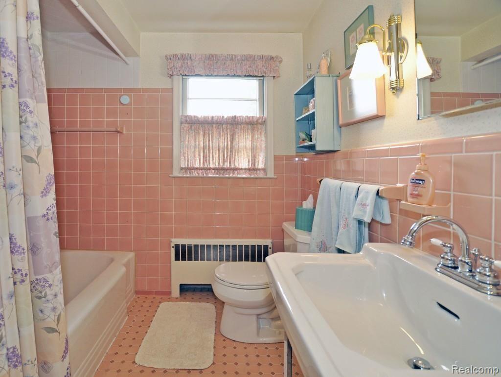 266 Lothrop Road Grosse Pointe, MI 48236 - Photo 24 of 36 24.jpg