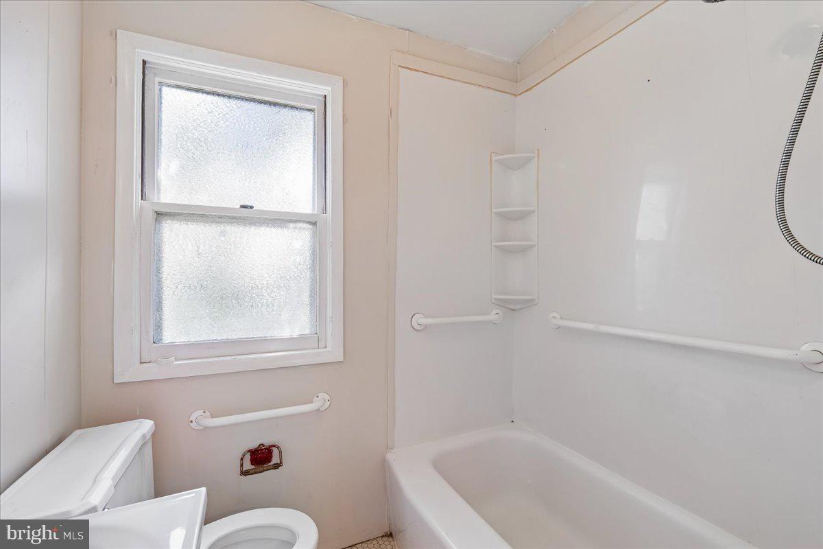 6846 Broening Road Dundalk, MD 21222 - Photo 12 of 20 Gallery Image 12