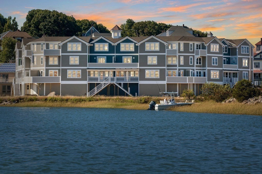 7 Bay Street, Unit 10 Hull, MA 02045 - Photo 2 of 29