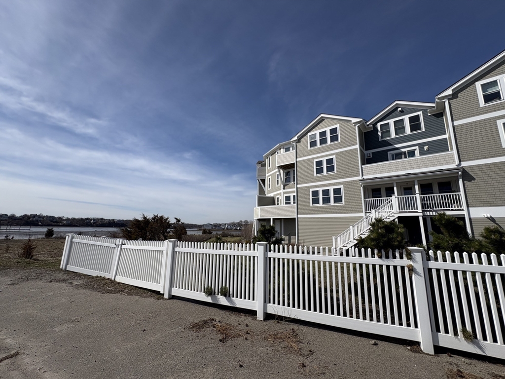 7 Bay Street, Unit 10 Hull, MA 02045 - Photo 3 of 29