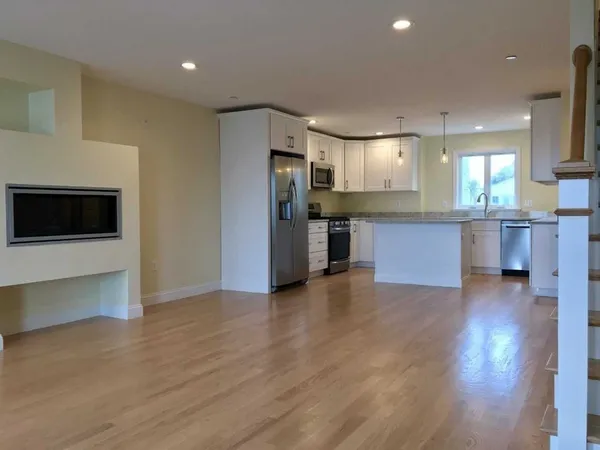 $750,000 | 7 Bay Street, Unit 10, Hull, MA 02045