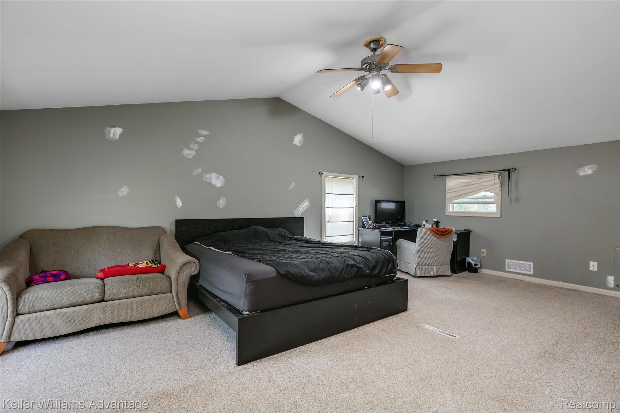 1460 Carleton Rockwood Road Carleton, MI 48117 - Photo 19 of 36 2nd Master Suite w/ a Vaulted Ceiling