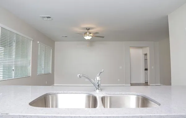 $1,950 | 16013 North 65th Avenue, Glendale, AZ 85306