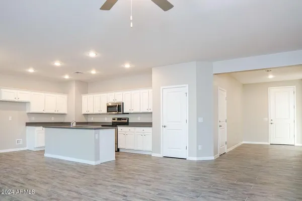 $1,950 | 16013 North 65th Avenue, Glendale, AZ 85306