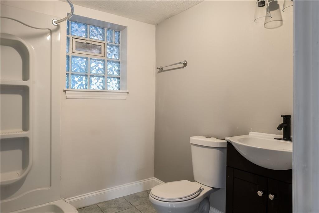 298 Idlewood Road Pittsburgh, PA 15235 - Photo 9 of 35 Gallery Image 9