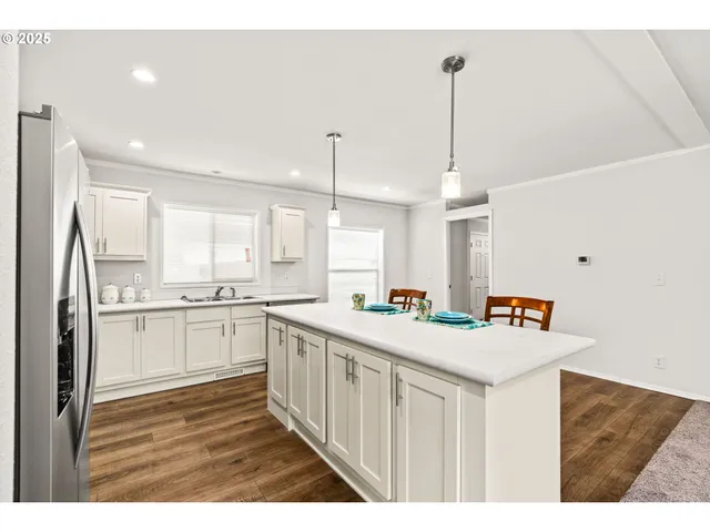 $199,850 | 1025 6th Street, Unit 83, Harrisburg, OR 97446