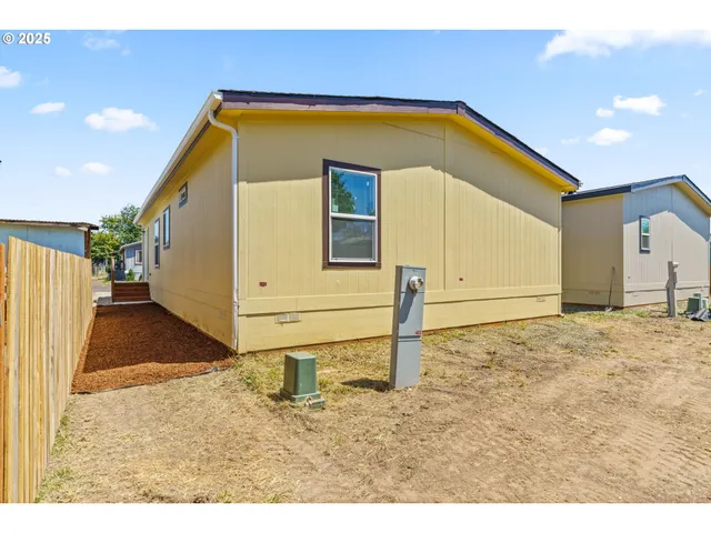$199,850 | 1025 6th Street, Unit 83, Harrisburg, OR 97446