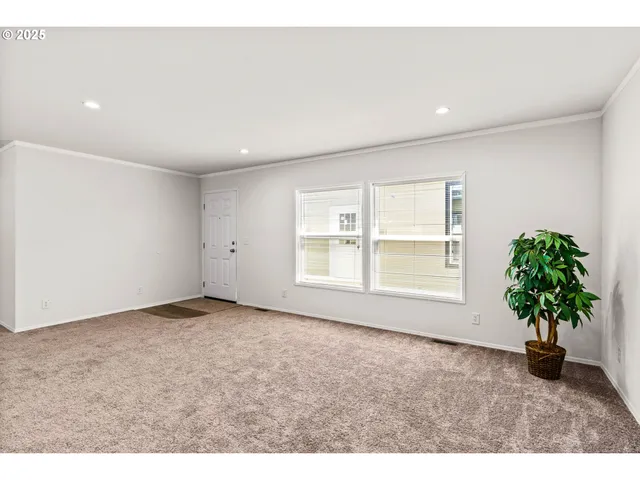 $199,850 | 1025 6th Street, Unit 83, Harrisburg, OR 97446