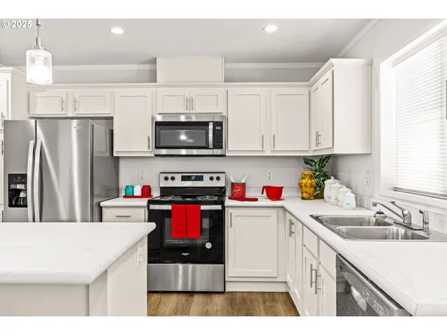 $199,850 | 1025 6th Street, Unit 83, Harrisburg, OR 97446