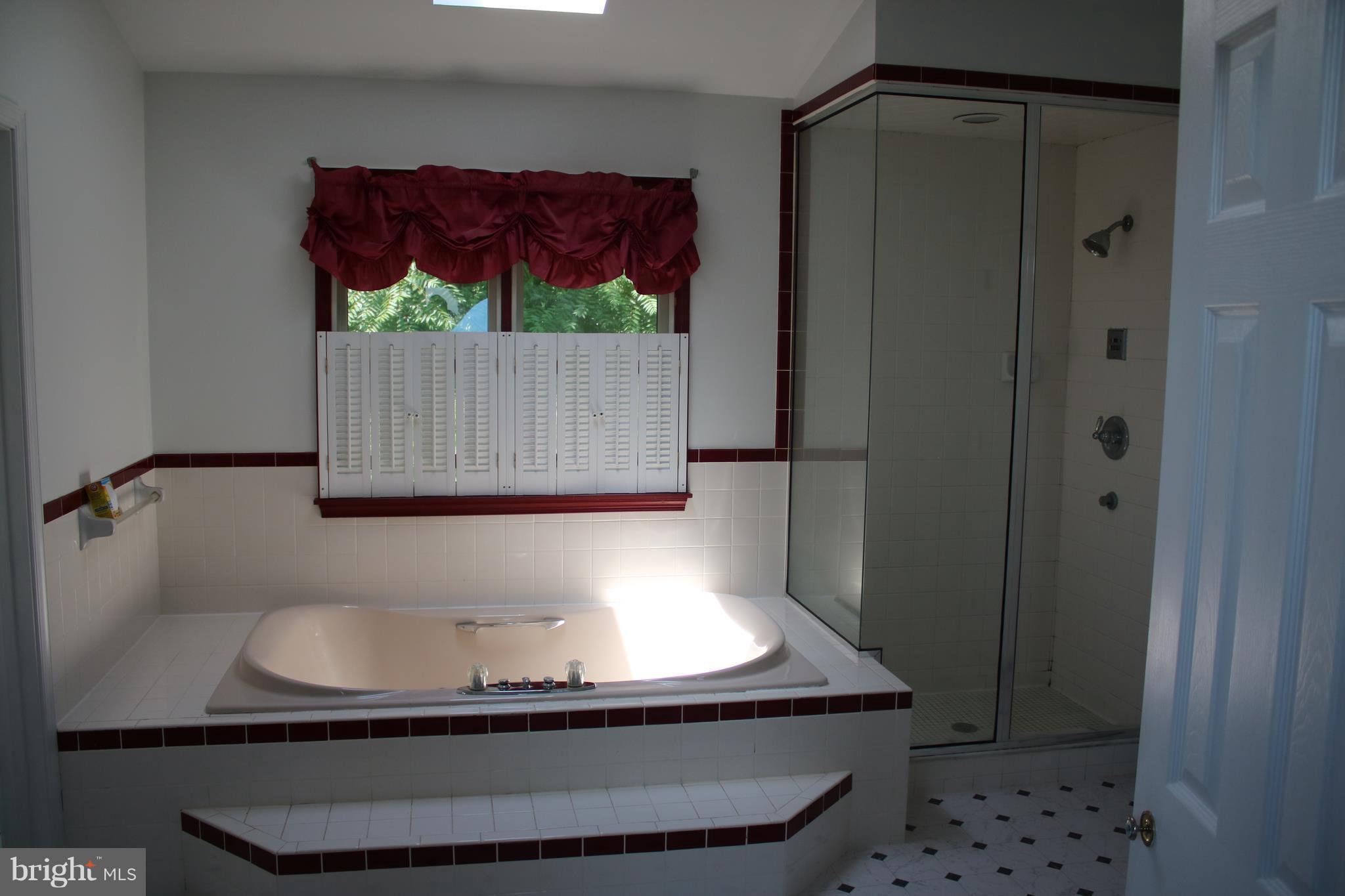 889 4 Seasons Road Westminster, MD 21157 - Photo 3 of 10 Bath (Master)