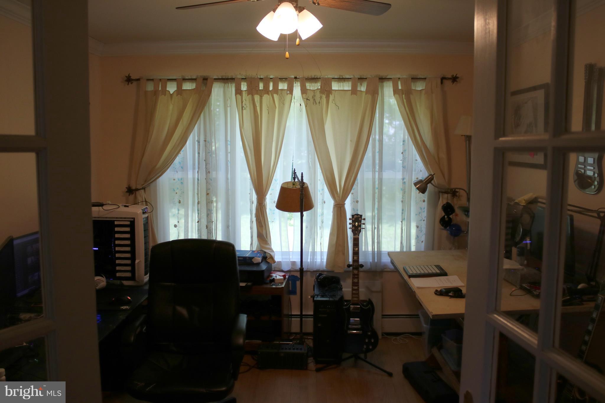 889 4 Seasons Road Westminster, MD 21157 - Photo 6 of 10 Interior (General)