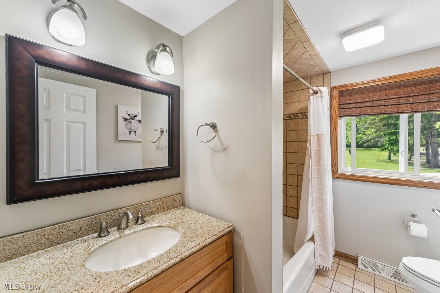 5113 West Bath Road Akron, OH 44333 - Photo 20 of 48 Full Bathroom