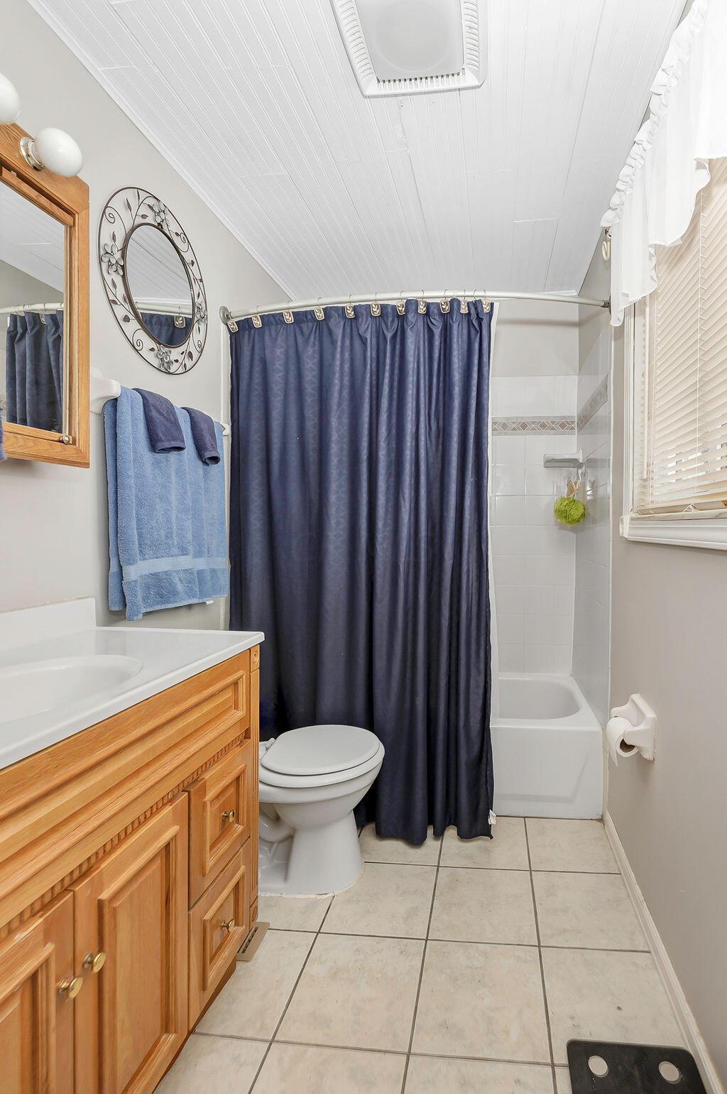 8581 Canyon Cove Road Galloway, OH 43119 - Photo 32 of 45 26-Bathroom