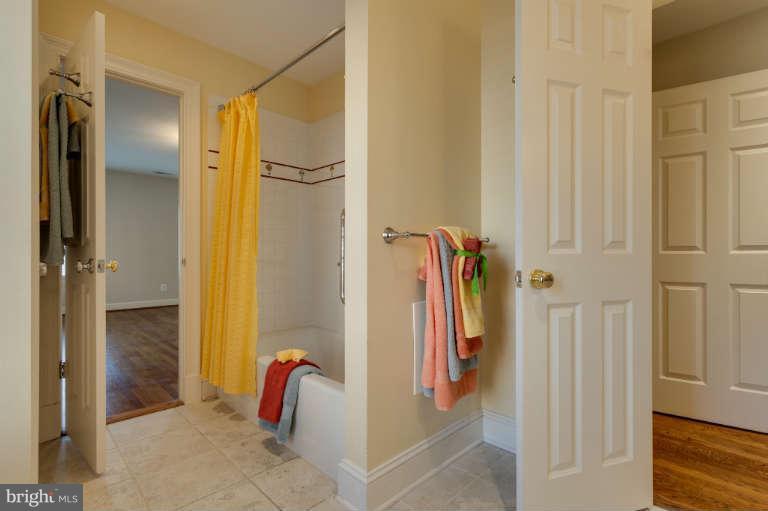 3722 Cardiff Road Chevy Chase, MD 20815 - Photo 22 of 30 Bath