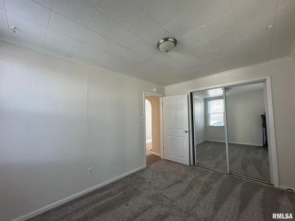 $1,400 | 146 North State Street, Springfield, IL 62702