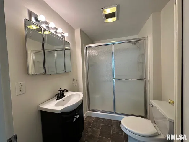 $1,400 | 146 North State Street, Springfield, IL 62702