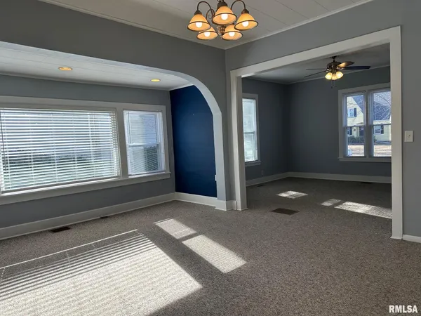 $1,400 | 146 North State Street, Springfield, IL 62702