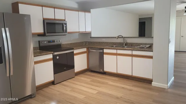 $1,895 | 18611 North 22nd Street, Unit 9, Phoenix, AZ 85024