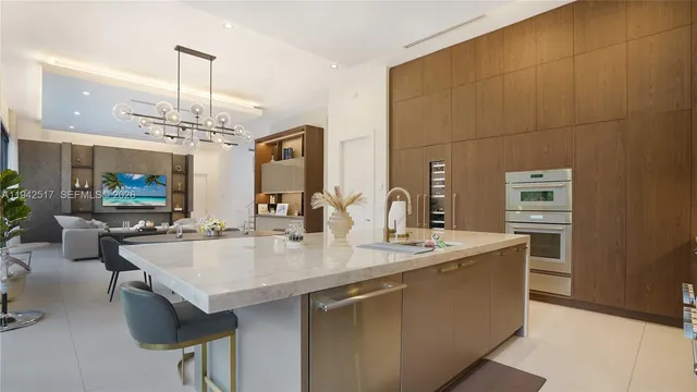 $5,600,000 | 510 Northeast 4th Lane, Boca Raton, FL 33432