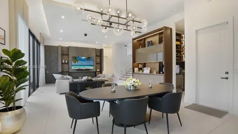 $5,300,000 | 510 Northeast 4th Lane, Boca Raton, FL 33432