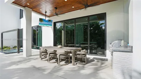 $5,300,000 | 510 Northeast 4th Lane, Boca Raton, FL 33432