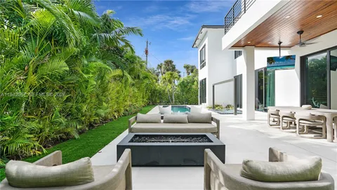 $5,300,000 | 510 Northeast 4th Lane, Boca Raton, FL 33432