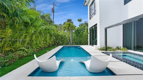 $5,300,000 | 510 Northeast 4th Lane, Boca Raton, FL 33432