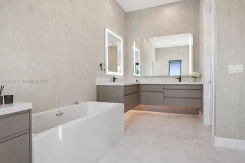 $5,300,000 | 510 Northeast 4th Lane, Boca Raton, FL 33432