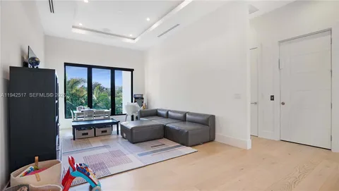 $5,300,000 | 510 Northeast 4th Lane, Boca Raton, FL 33432