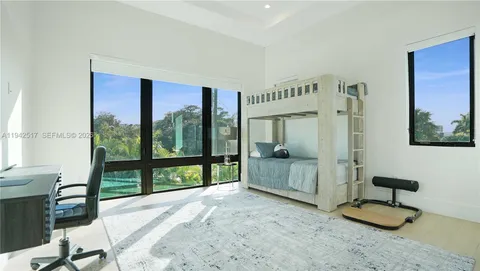 $5,300,000 | 510 Northeast 4th Lane, Boca Raton, FL 33432