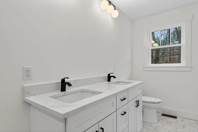 $750,000 | 8 Perimeter Avenue, Standish, ME 04084