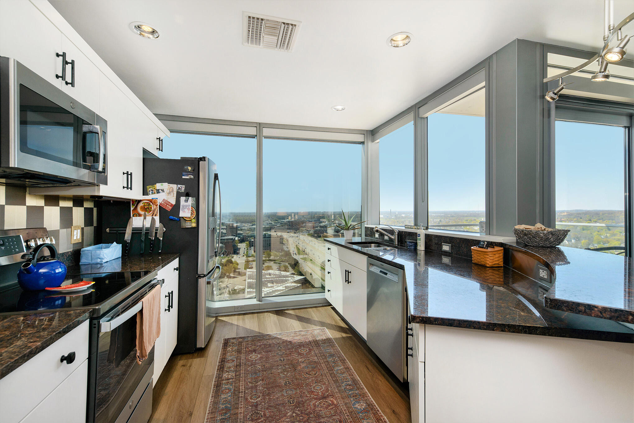 335 Bridge Street Northwest, Unit 2006 Grand Rapids, MI 49504 - Photo 11 of 38 335Bridge2006-17