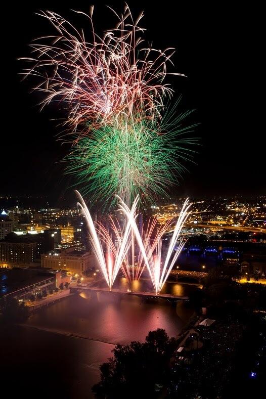 335 Bridge Street Northwest, Unit 2006 Grand Rapids, MI 49504 - Photo 35 of 38 Bissell_AmwayFireworks2014_07