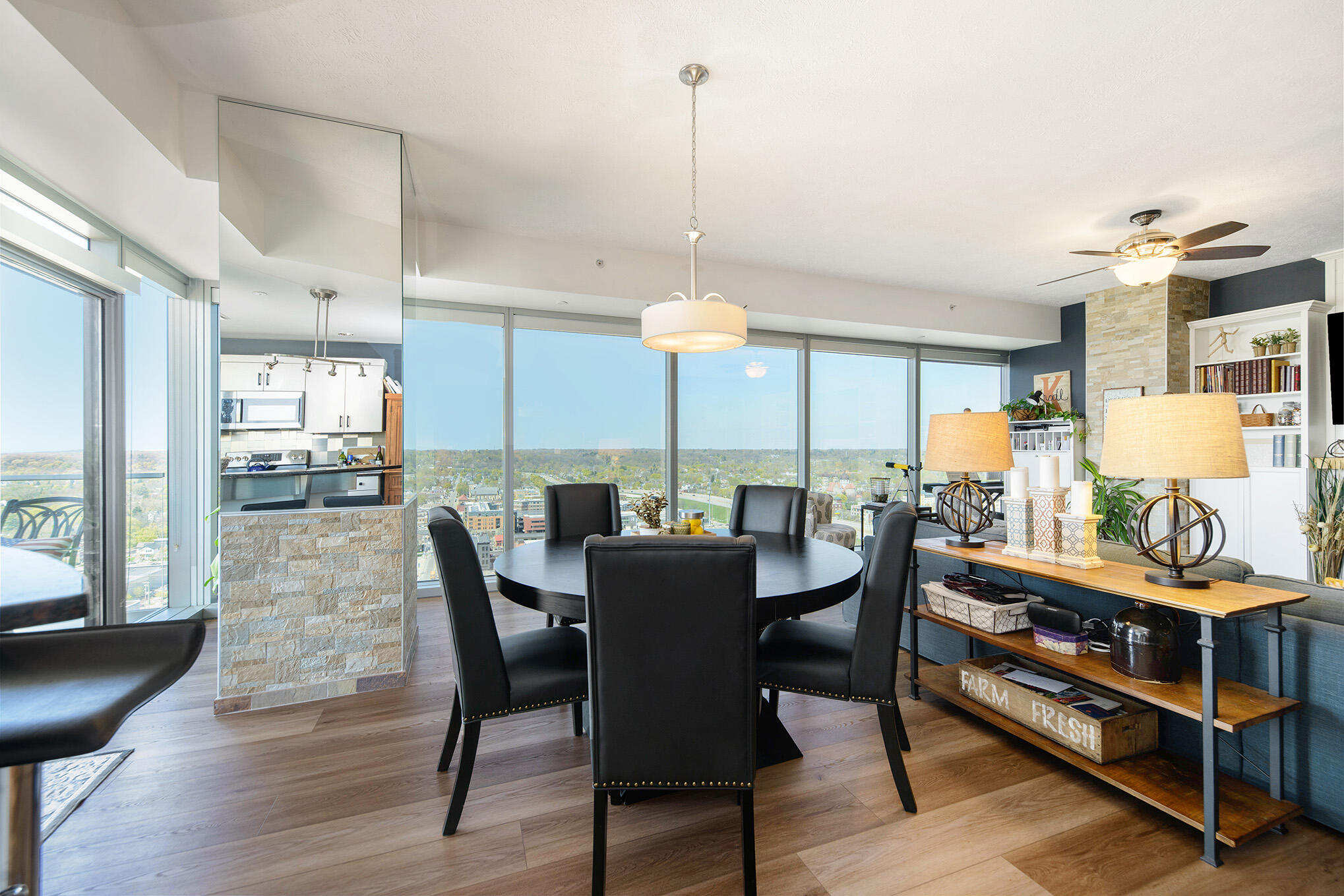 335 Bridge Street Northwest, Unit 2006 Grand Rapids, MI 49504 - Photo 9 of 38 335Bridge2006-12