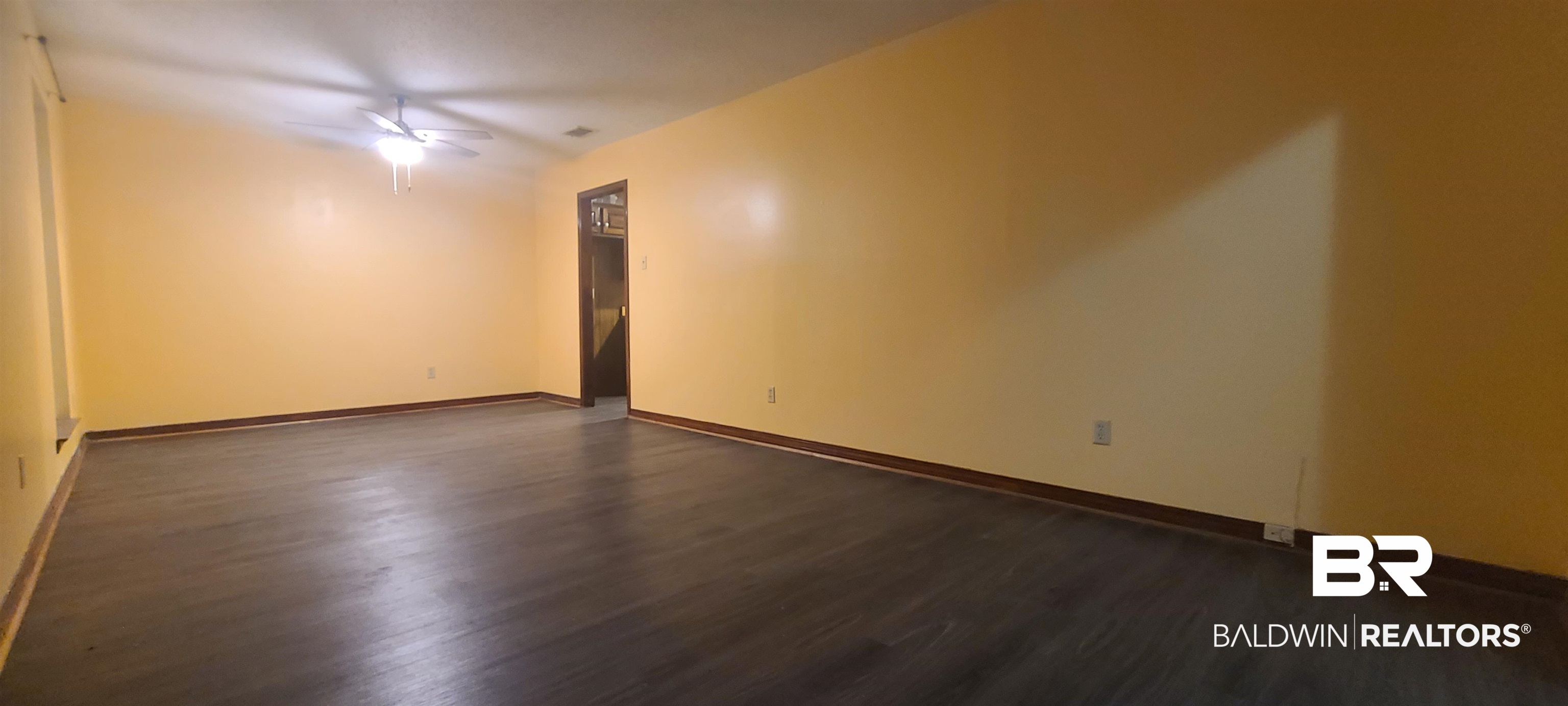 5305 Wilhelm Drive Mobile, AL 36618 - Photo 6 of 16 Front Room