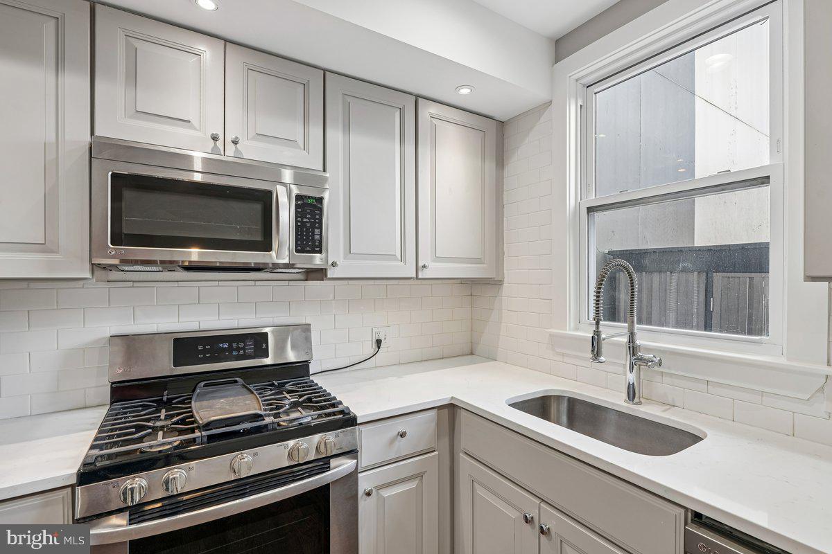 742 Irving Street Northwest Washington, DC 20010 - Photo 12 of 32