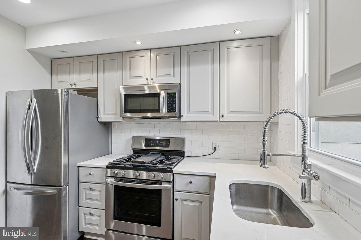 742 Irving Street Northwest Washington, DC 20010 - Photo 13 of 32