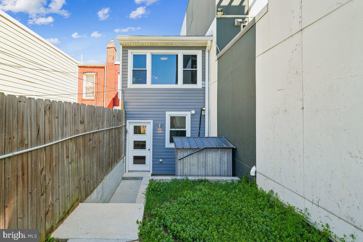 742 Irving Street Northwest Washington, DC 20010 - Photo 6 of 32