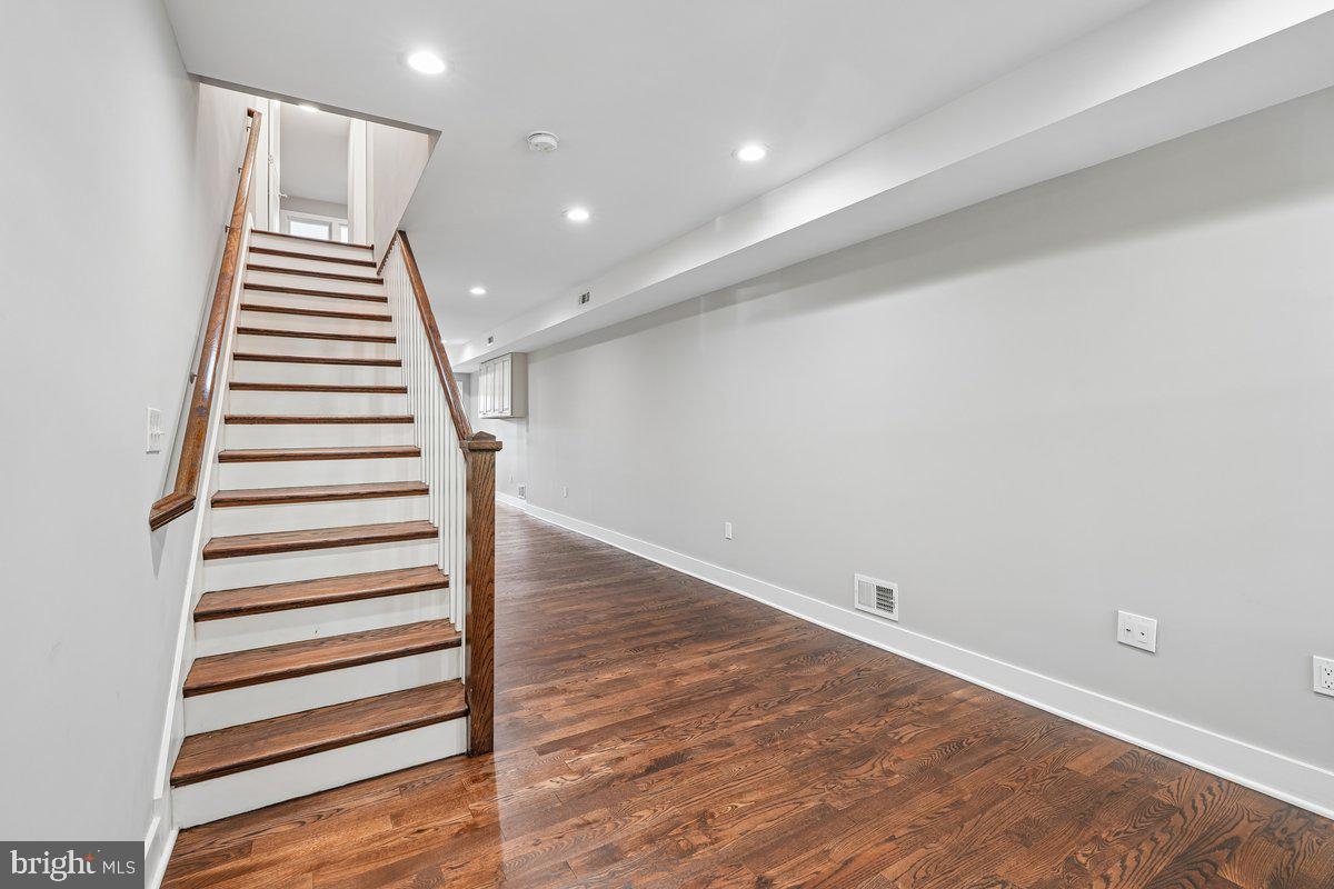742 Irving Street Northwest Washington, DC 20010 - Photo 7 of 32