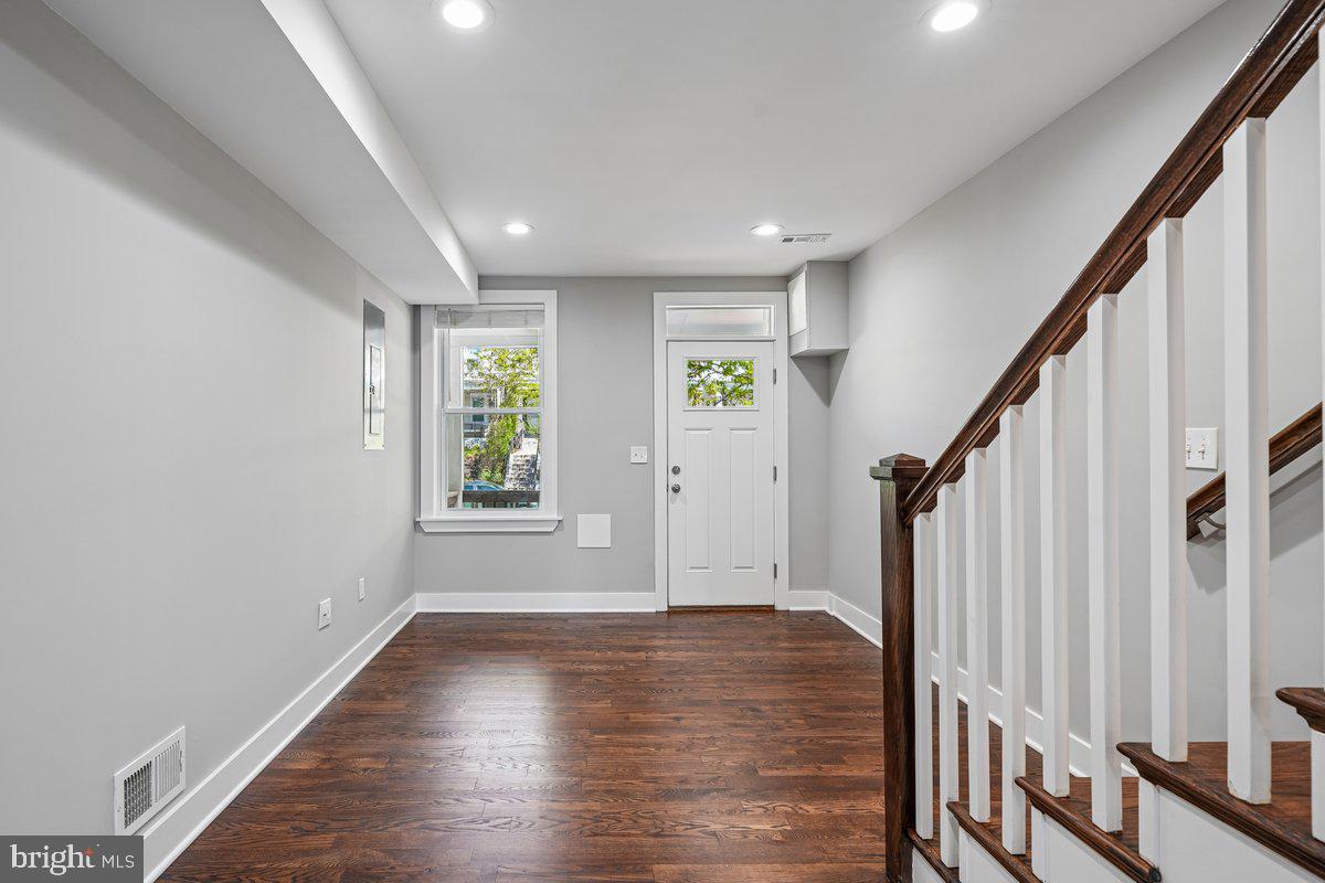 742 Irving Street Northwest Washington, DC 20010 - Photo 8 of 32