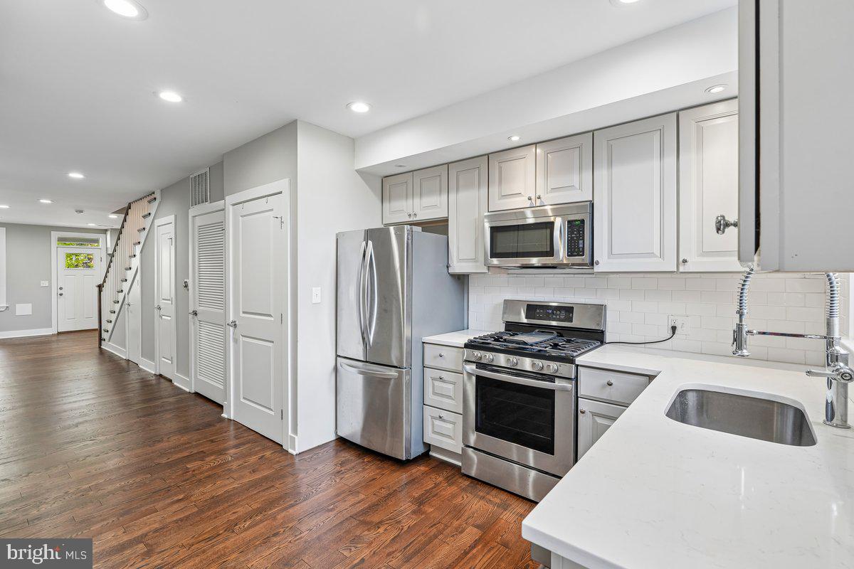 742 Irving Street Northwest Washington, DC 20010 - Photo 10 of 32